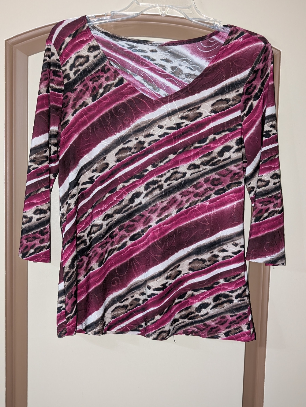 Women's Magenta Animal-Print V-Neck Top